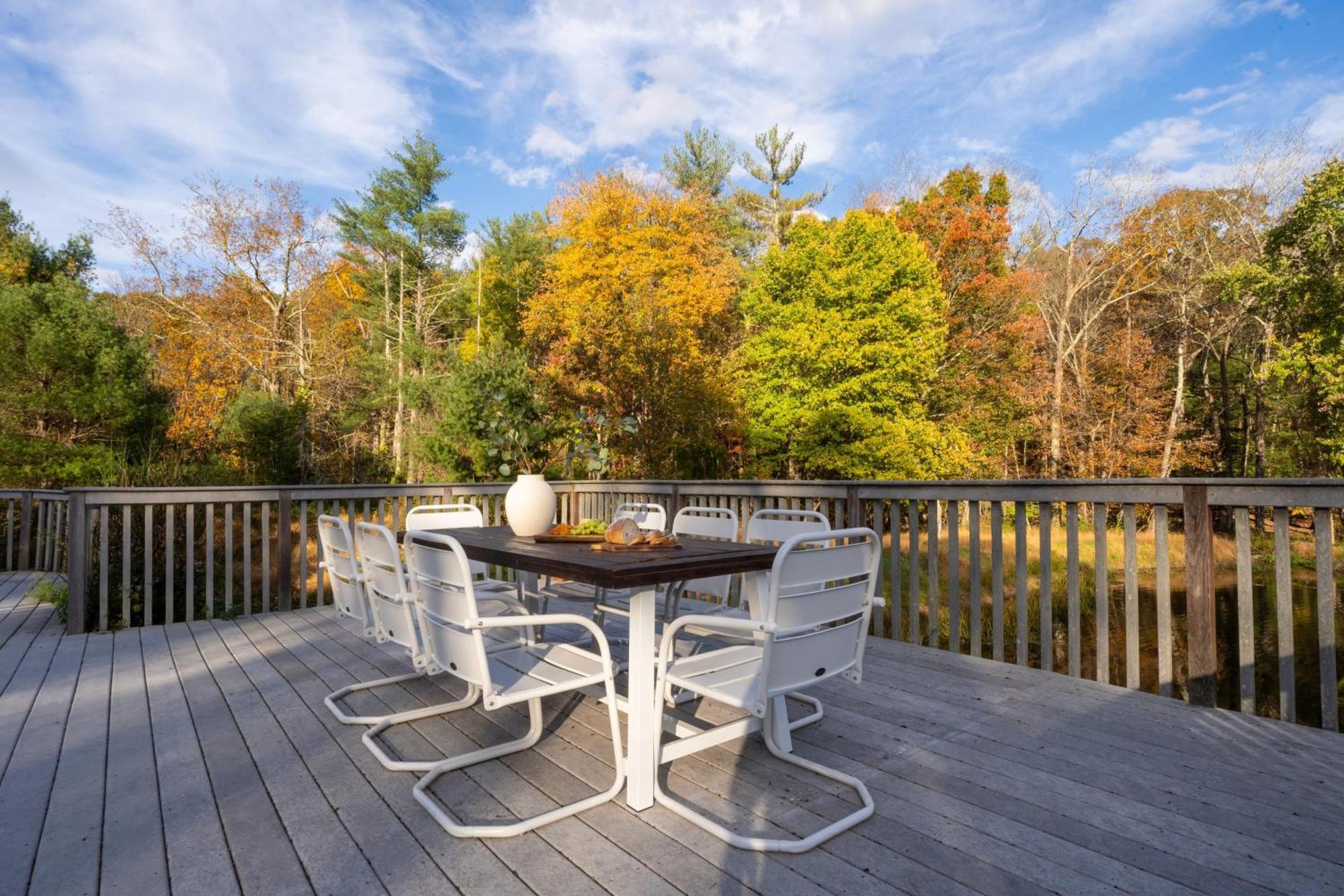 Cortland By Avantstay Charming Heritage Estate W Private Lake Pool Согертис Экстерьер фото